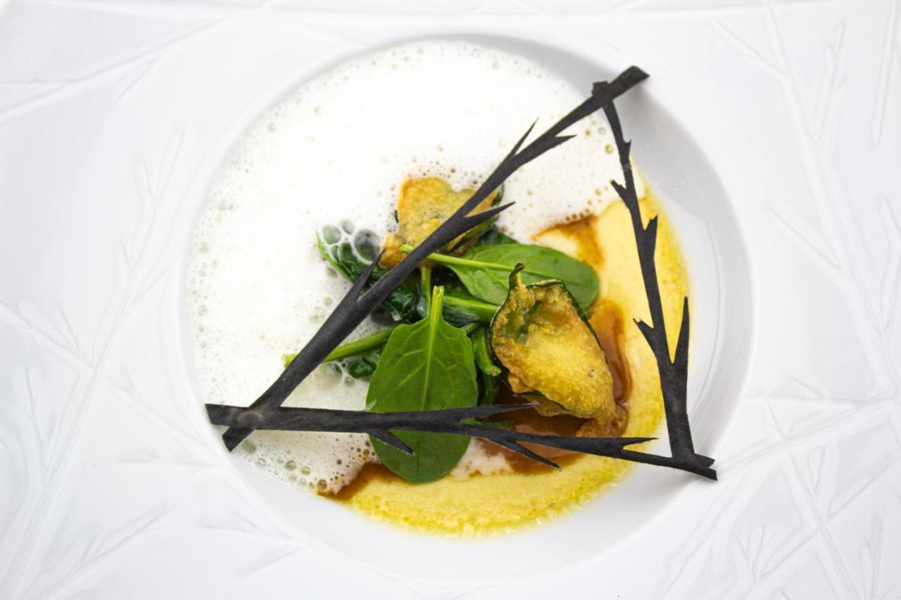 Chateau D'Origny, Chambres D'Hotes Et Restaurant Gastronomique Ouches Exteriör bild