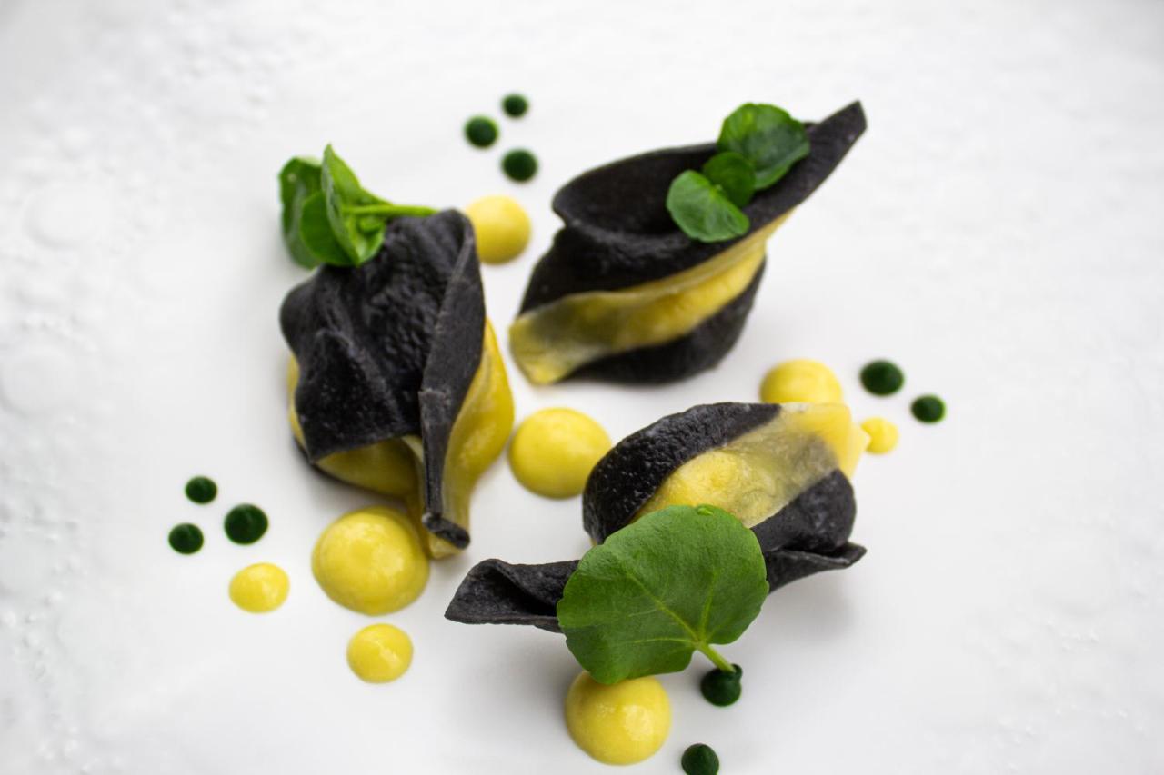 Chateau D'Origny, Chambres D'Hotes Et Restaurant Gastronomique Ouches Exteriör bild