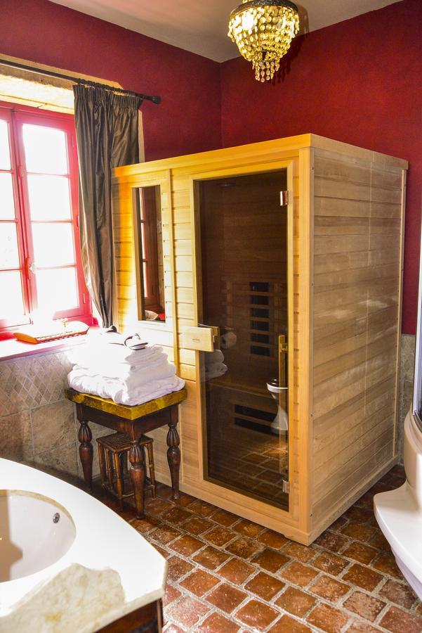 Chateau D'Origny, Chambres D'Hotes Et Restaurant Gastronomique Ouches Exteriör bild